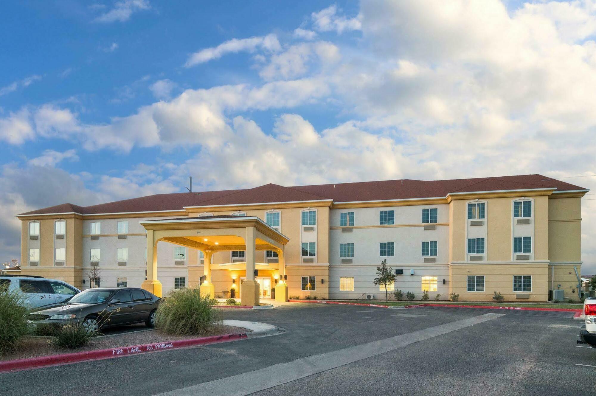Comfort Inn & Suites, Odessa I-20 Экстерьер фото